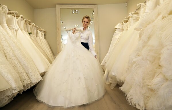 Trendy hotsell gowns 2018
